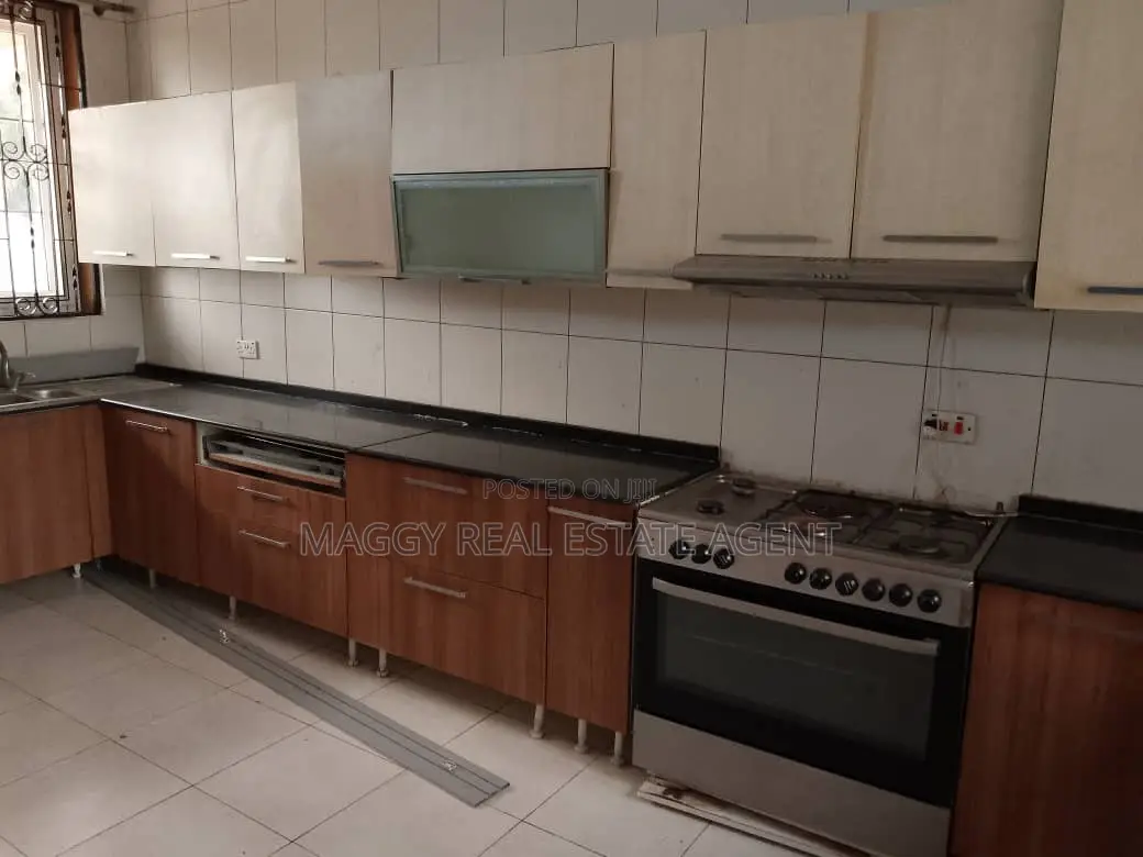 5bdrm House in Bunju Beach for rent