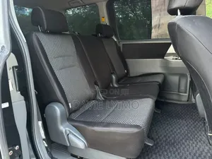 Toyota Noah 2.0 143hp AWD (8 Seater) 2008 Black