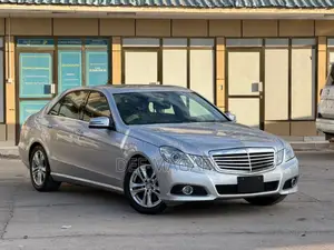 Mercedes-Benz E300 2012 Silver