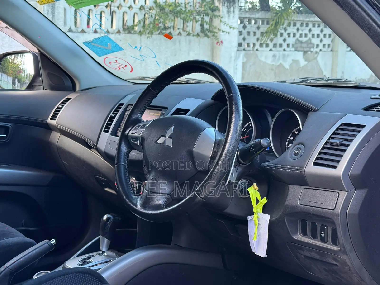 Mitsubishi Outlander 2012 Black