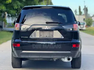 Mitsubishi Outlander 2012 Black