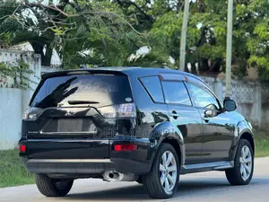 Mitsubishi Outlander 2012 Black