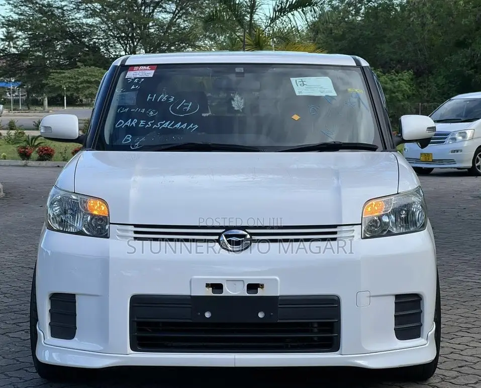 Toyota Corolla Rumion 2009 White