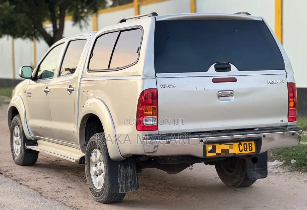 Toyota Hilux 2009 Silver