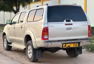 Toyota Hilux 2009 Silver