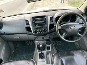 Toyota Hilux 2009 Silver