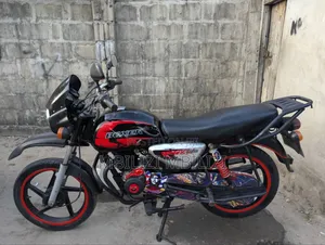 Bajaj Boxer X125 2024 Black