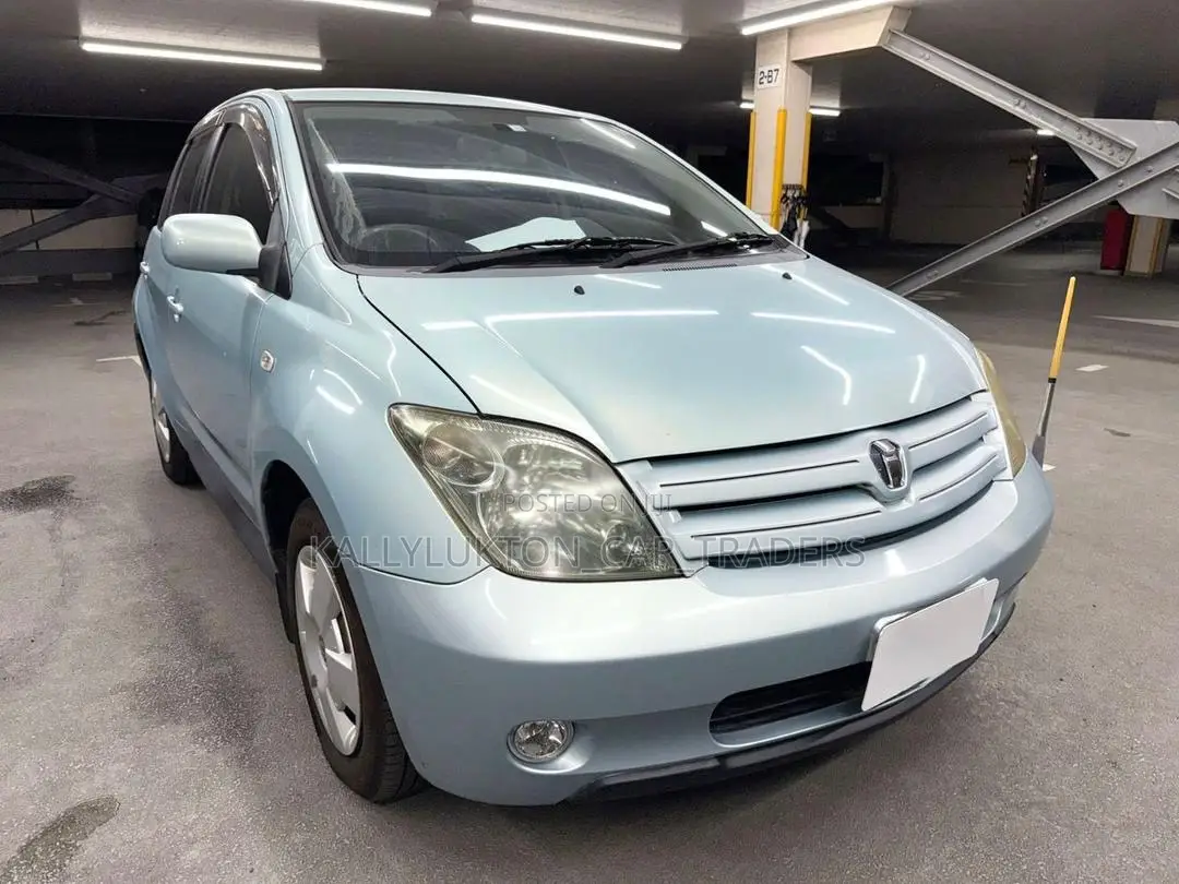 Toyota IST 2006 Silver