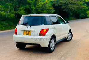 Toyota IST 2004 Pearl