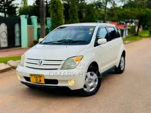 Toyota IST 2004 Pearl