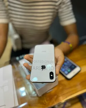 Apple iPhone X 64 GB White