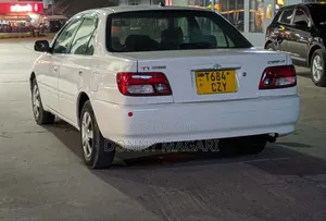 Toyota Carina 2000 White