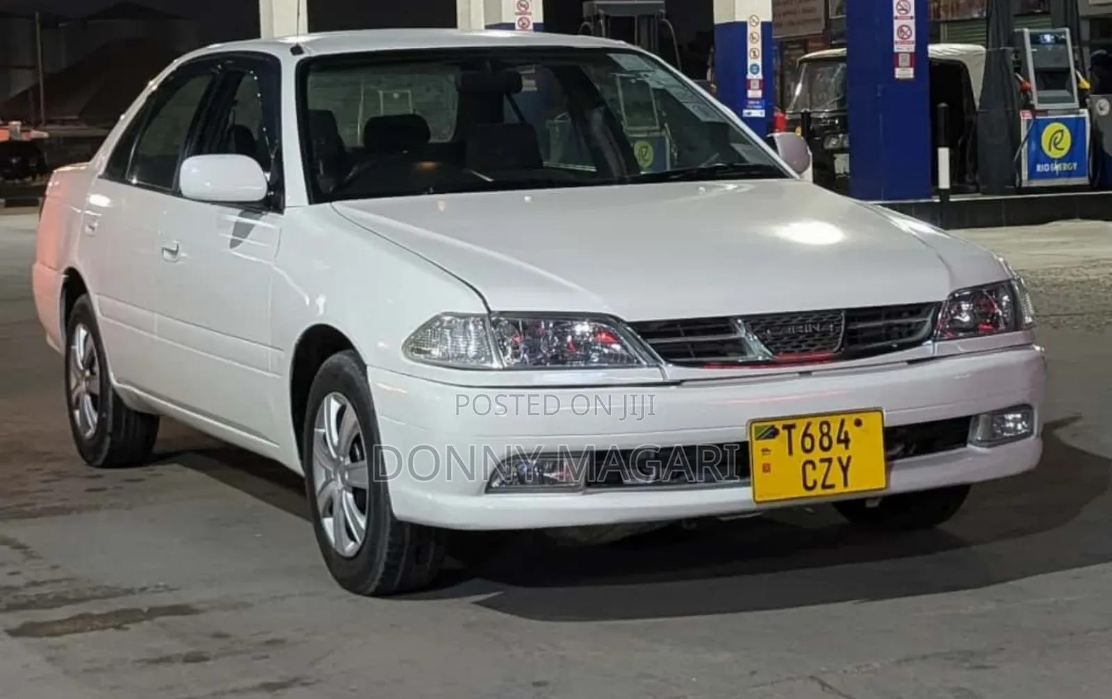 Toyota Carina 2000 White