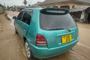 Toyota Starlet 2000 Blue
