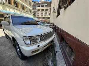 Toyota Land Cruiser 2007 White