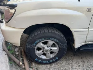 Toyota Land Cruiser 2007 White