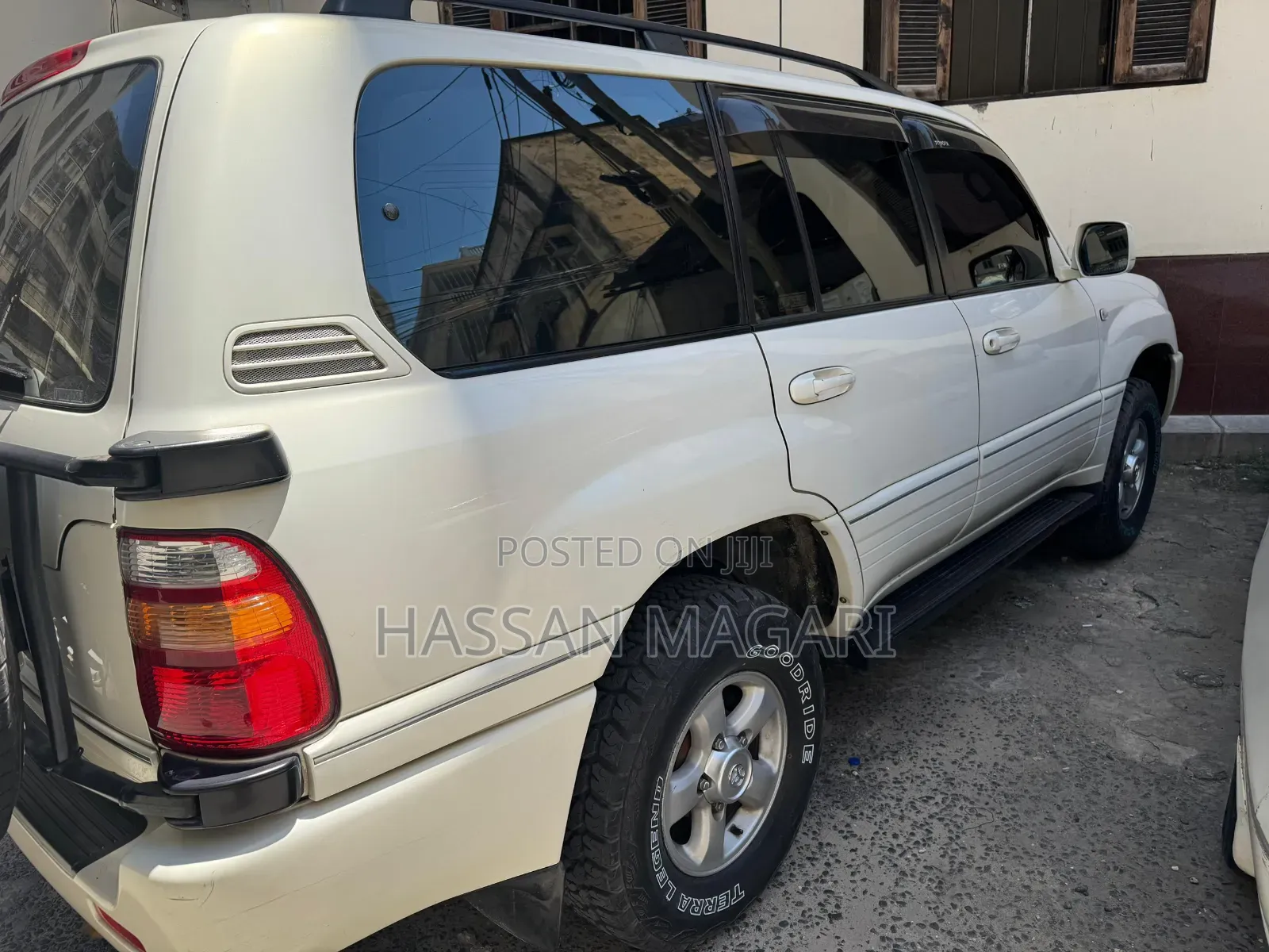 Toyota Land Cruiser 2007 White