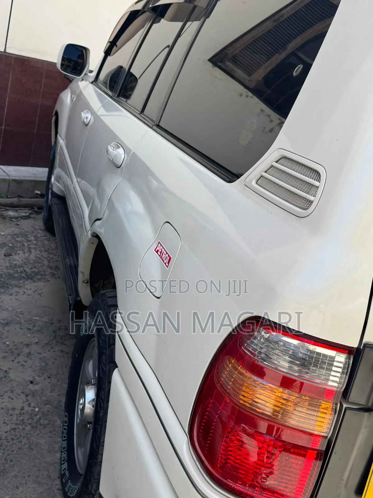 Toyota Land Cruiser 2007 White