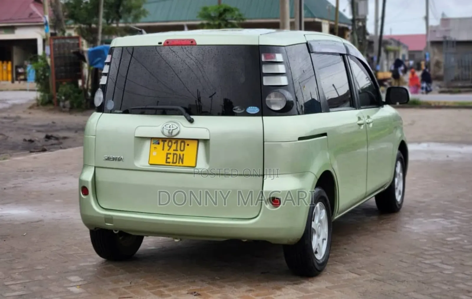 Toyota Sienta 2007 Green