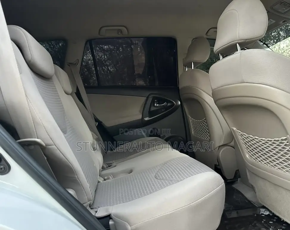 Toyota Vanguard 2009 White