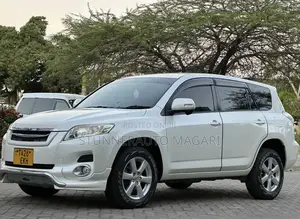 Toyota Vanguard 2009 White