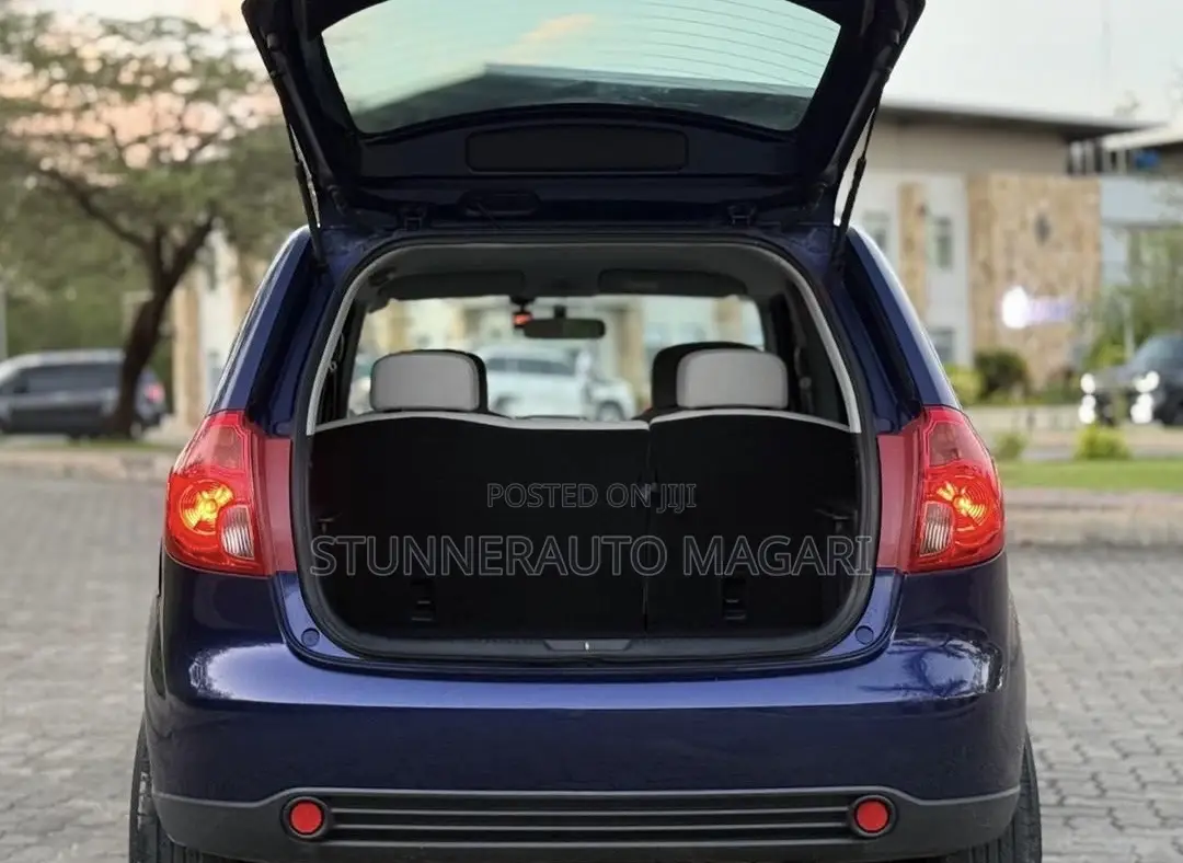 Mazda Verisa 2005 Blue