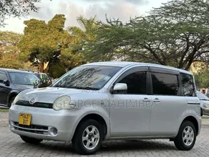 Toyota Sienta 2006 Silver