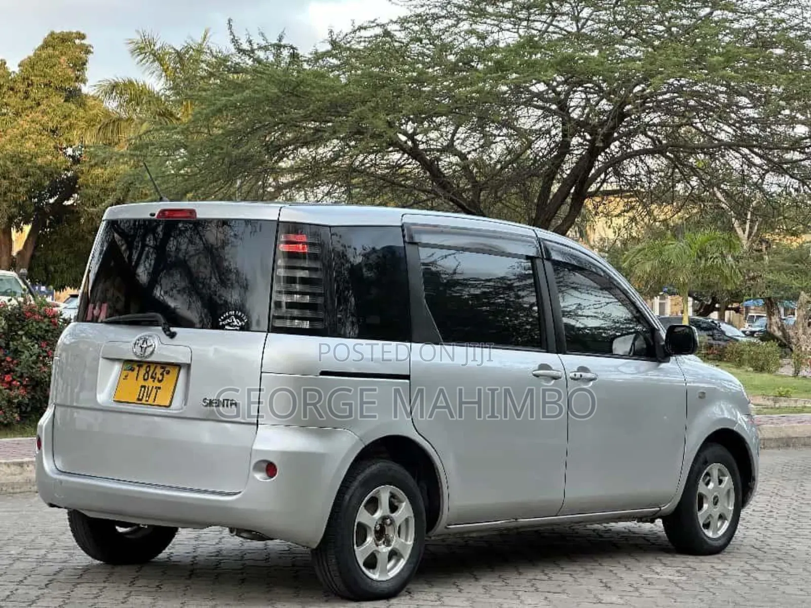 Toyota Sienta 2006 Silver