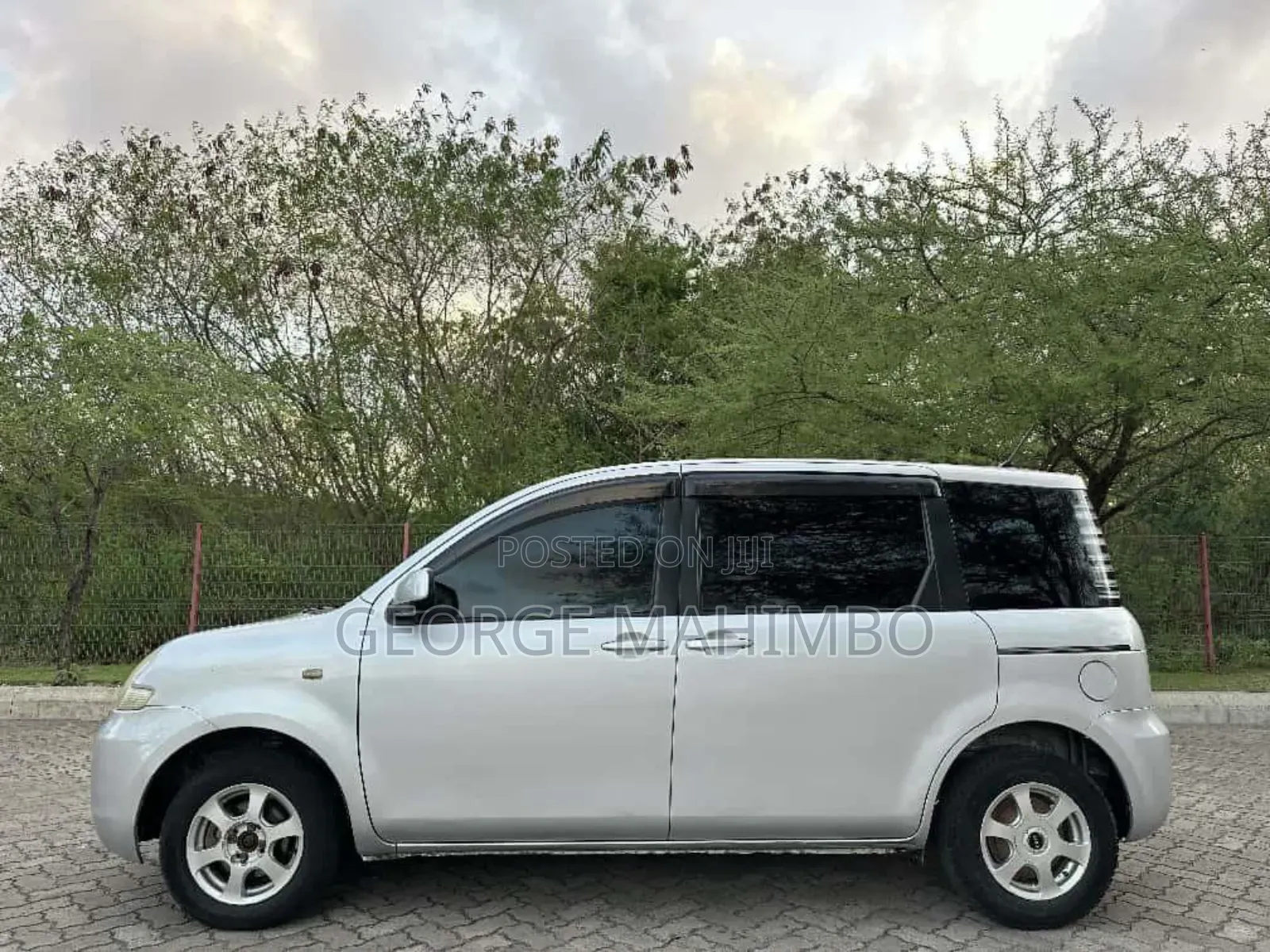 Toyota Sienta 2006 Silver