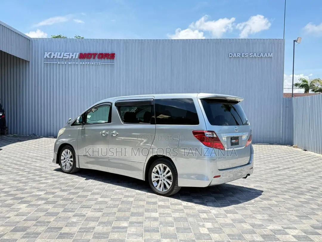 Toyota Alphard 2008 Silver