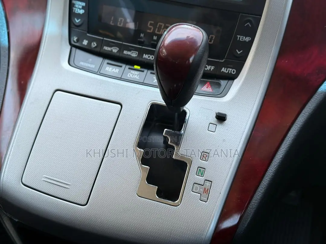 Toyota Alphard 2008 Silver