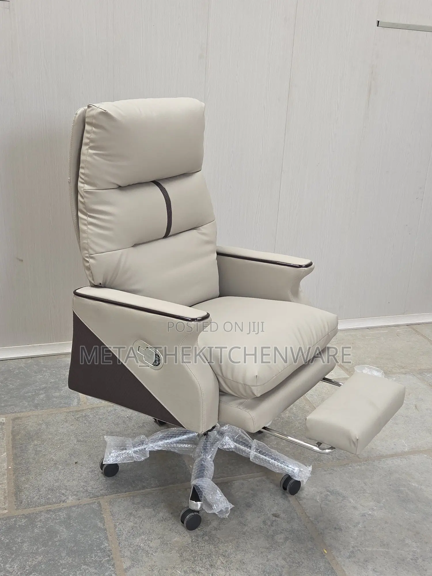Executive Luxury Boss Chair With Footrest