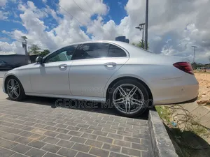 Mercedes-Benz E220 2016 Silver