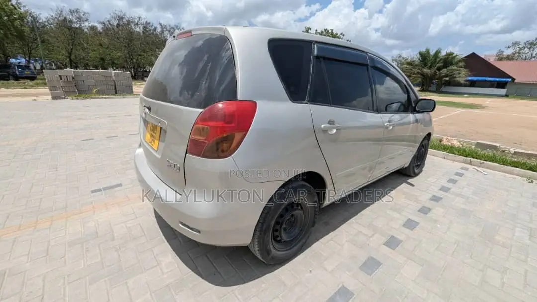 Toyota Corolla Spacio 2005 Silver