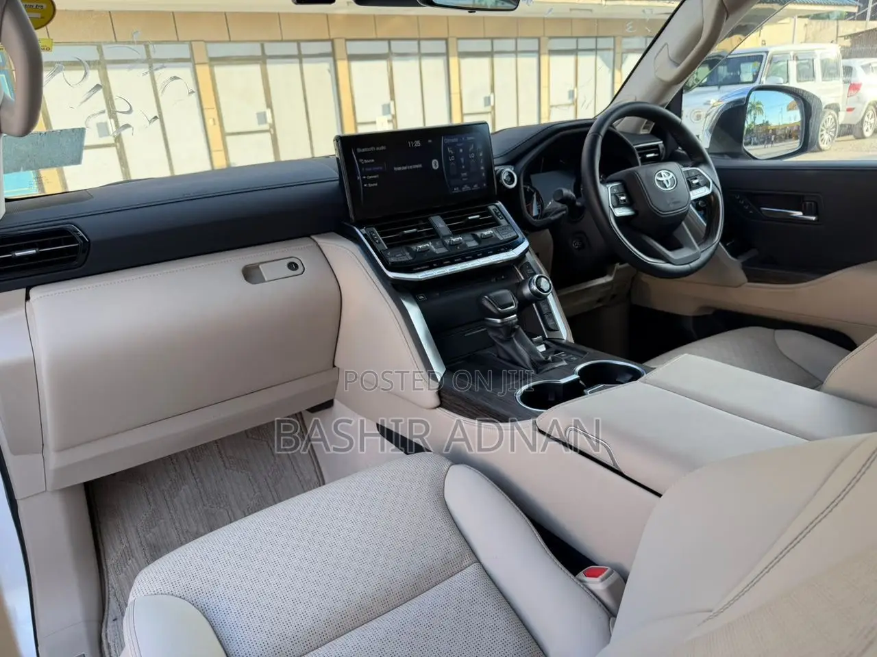 Toyota Land Cruiser LC300 2023 Off white