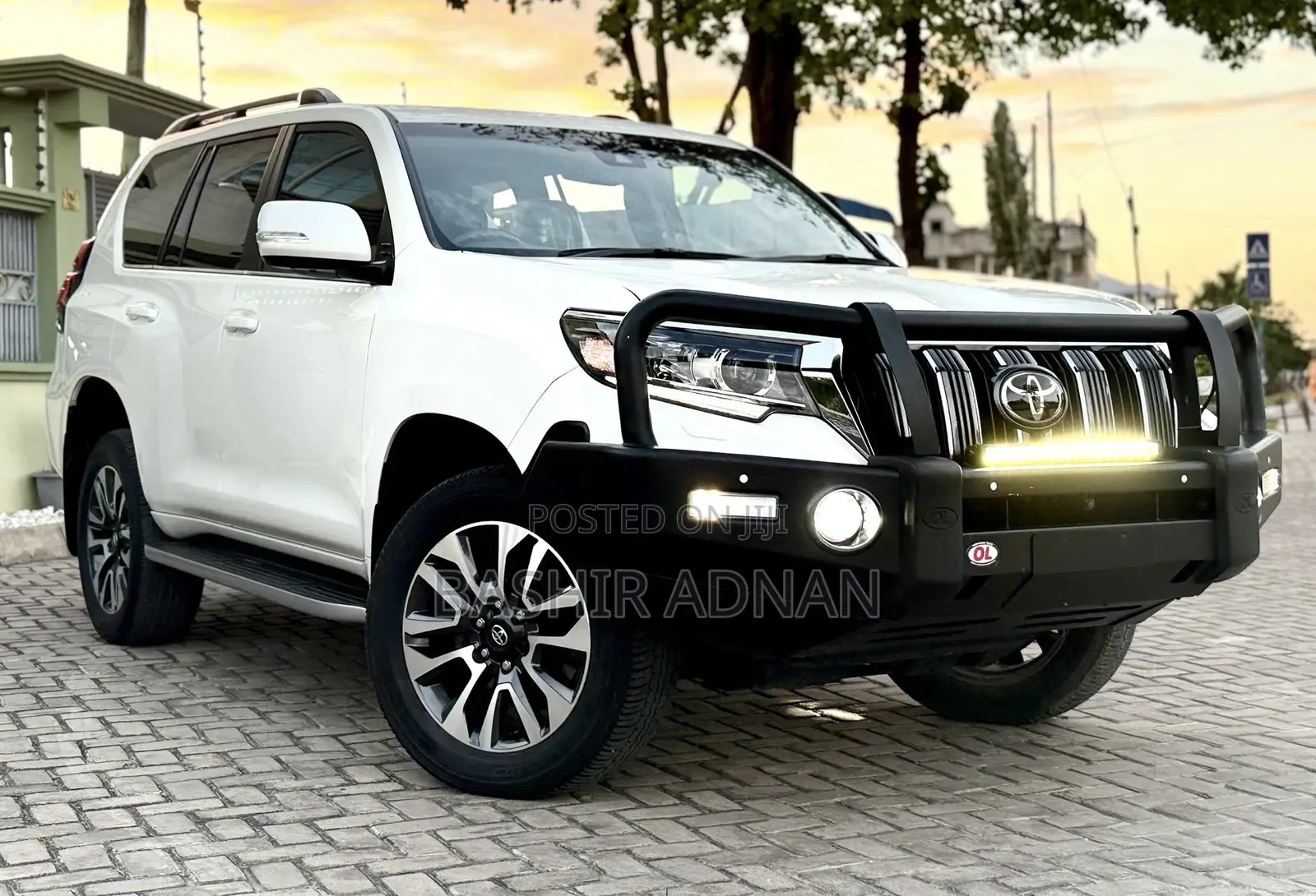Toyota Land Cruiser Prado 2.8 2023 Off white
