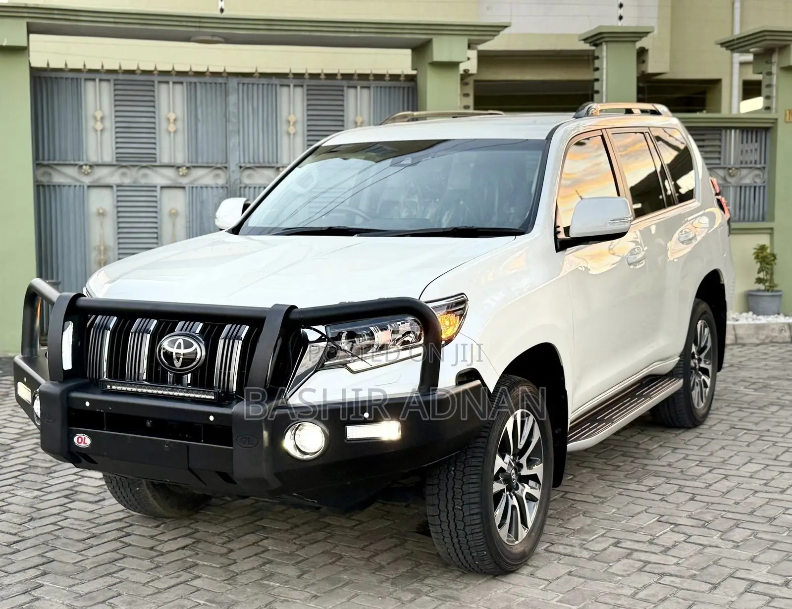 Toyota Land Cruiser Prado 2.8 2023 Off white