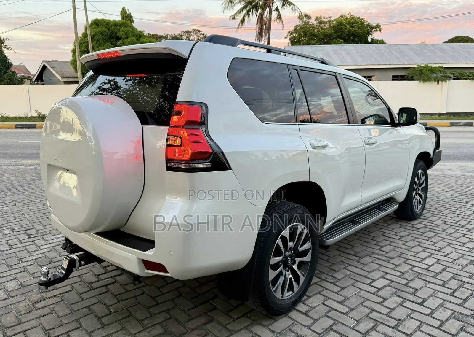 Toyota Land Cruiser Prado 2.8 2023 Off white
