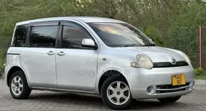 Toyota Sienta 2006 Silver
