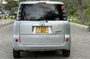 Toyota Sienta 2006 Silver