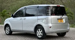 Toyota Sienta 2006 Silver