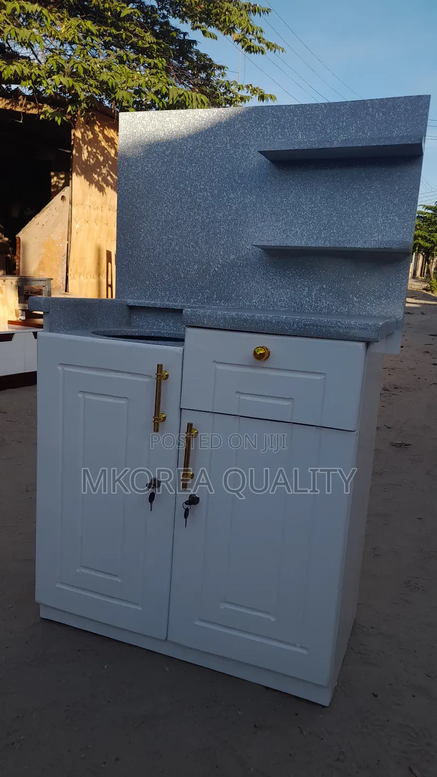 Kitchen Cabinet Ya Mtungi Mdogo