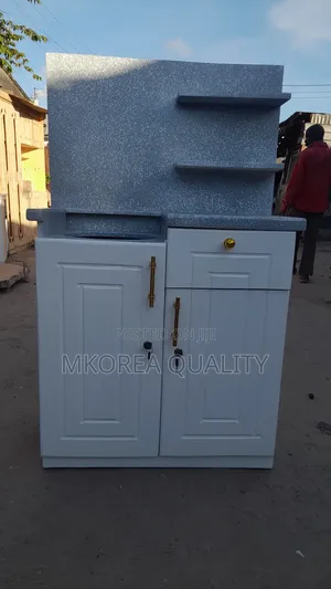 Kitchen Cabinet Ya Mtungi Mdogo