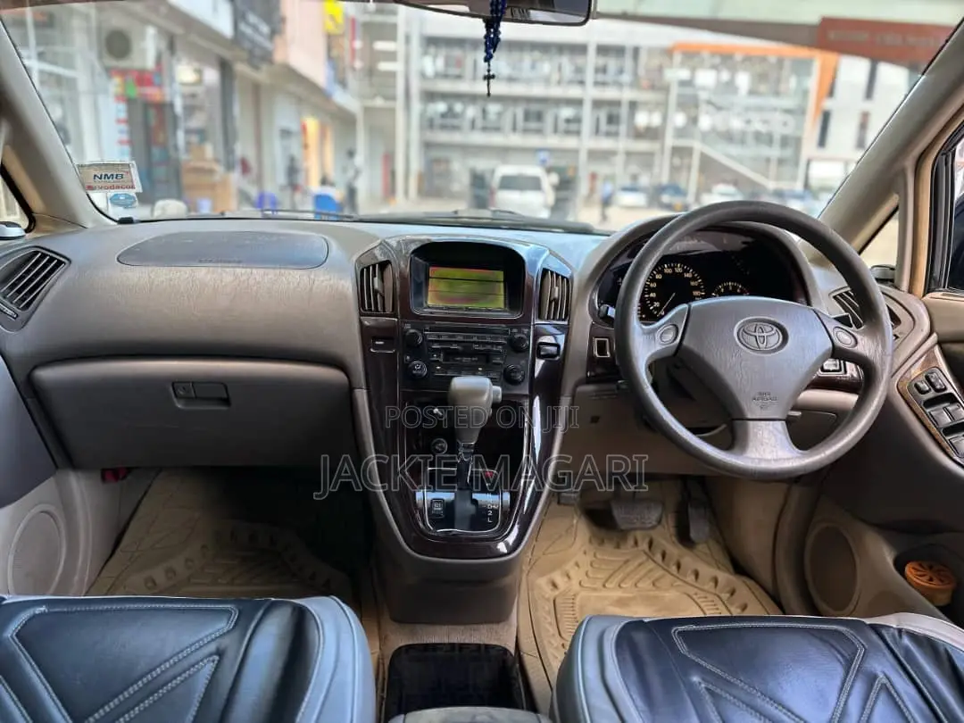 Toyota Harrier 2001 Black