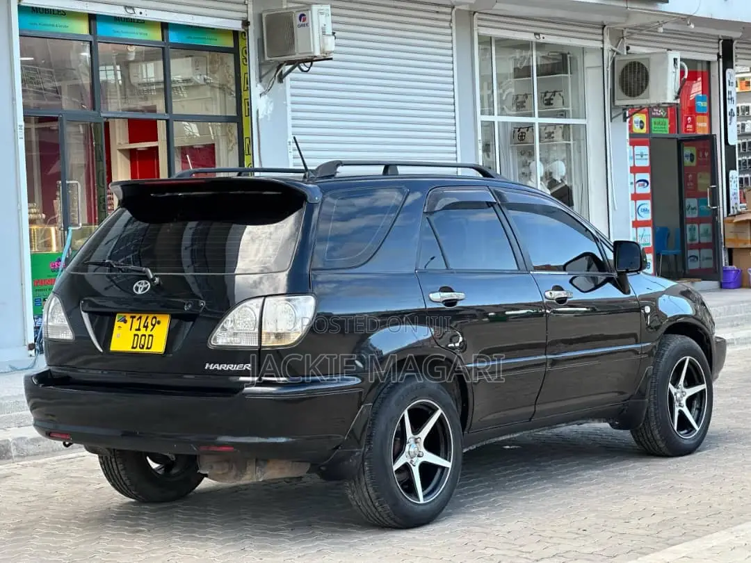 Toyota Harrier 2001 Black