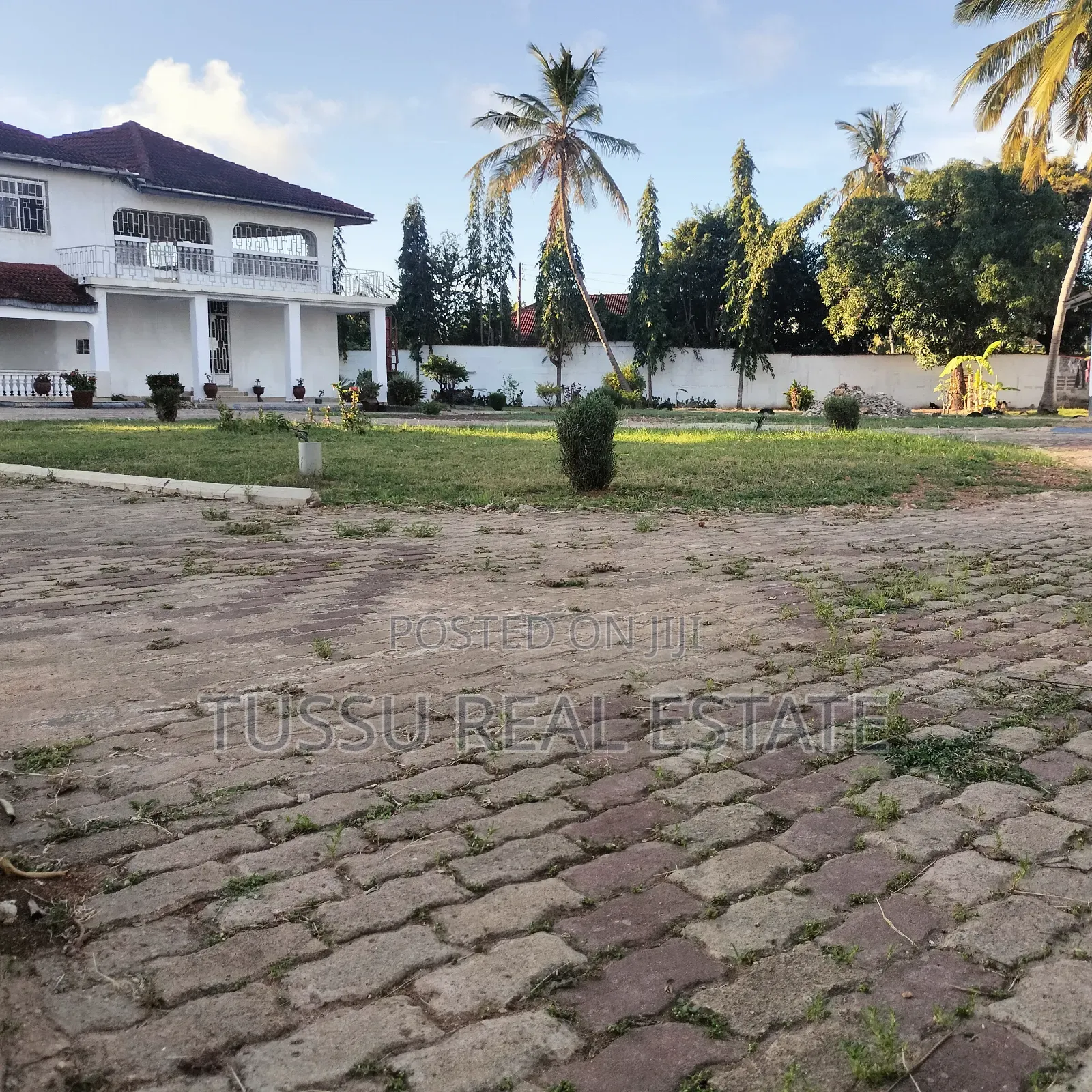 6bdrm House in Bahari Beach Dsm, Kinondoni for sale