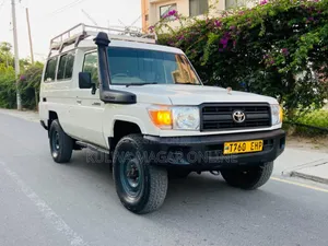 Toyota Land Cruiser 2008 White