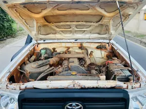 Toyota Land Cruiser 2008 White