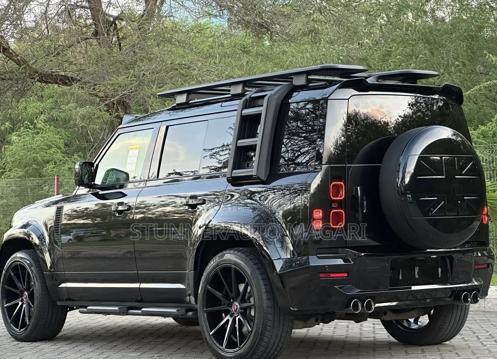 Land Rover Defender 2022 Black