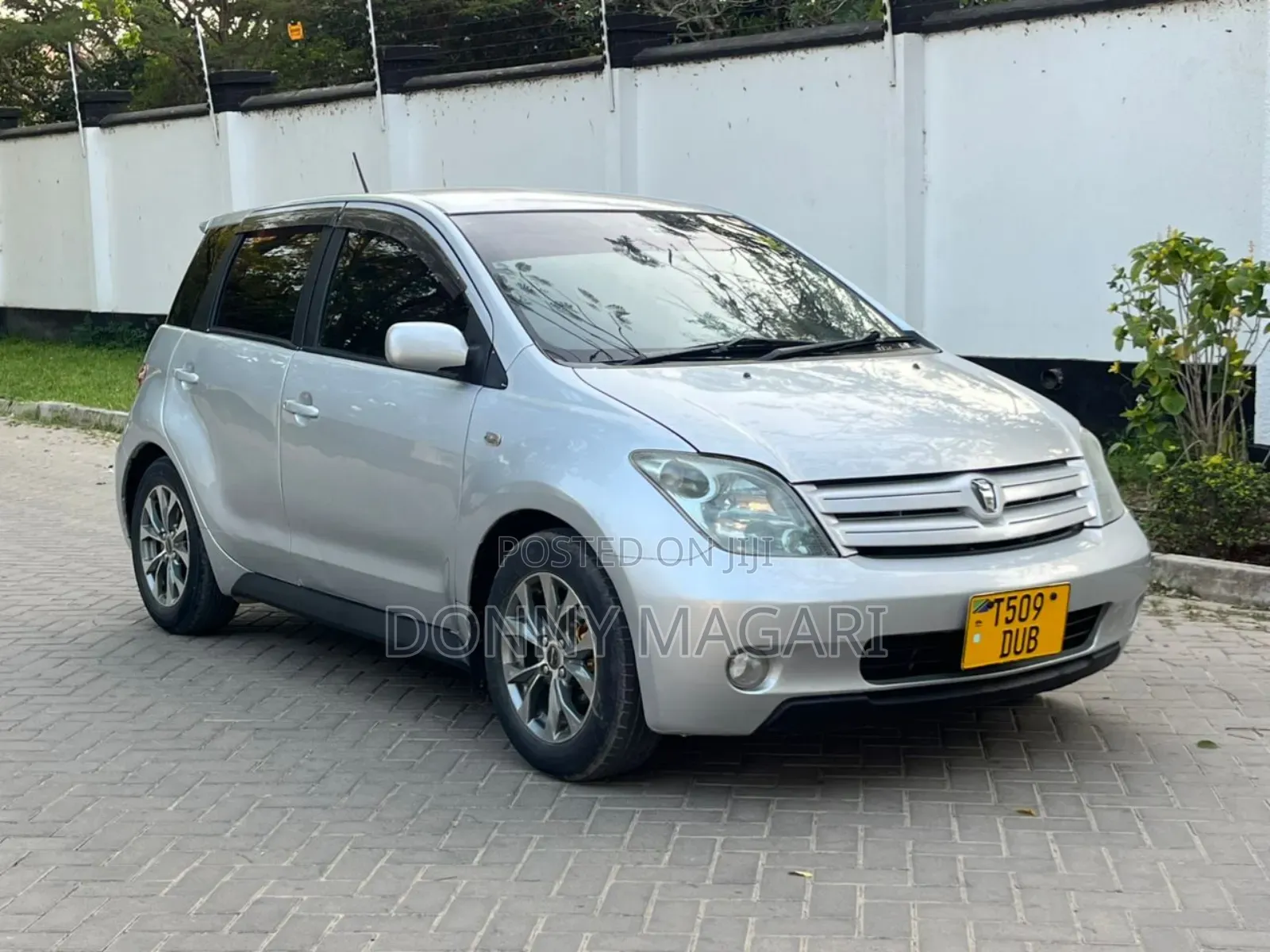 Toyota IST 2005 Silver